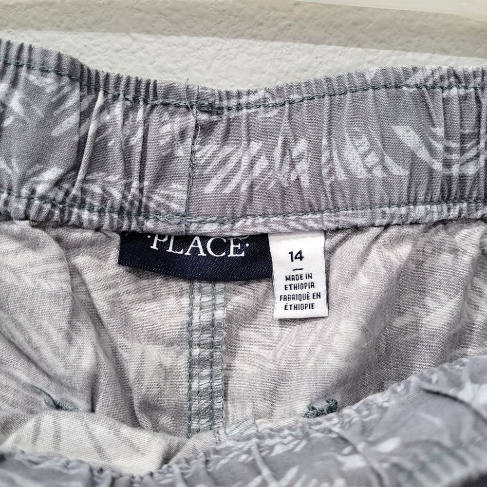 Boys Gray The Children's Place Palm Stripe Pull-on Shorts, Size 14 - Picture 3 of 7